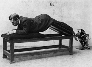 El médico ortopedista del siglo XIX al que le debemos los actuales aparatos de gimnasia