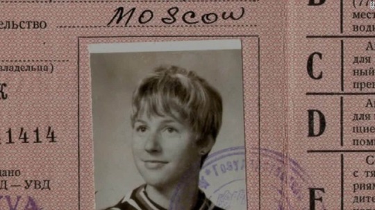 La joven viuda que se convirtió en la primera agente de la CIA en Moscú durante la Guerra Fría